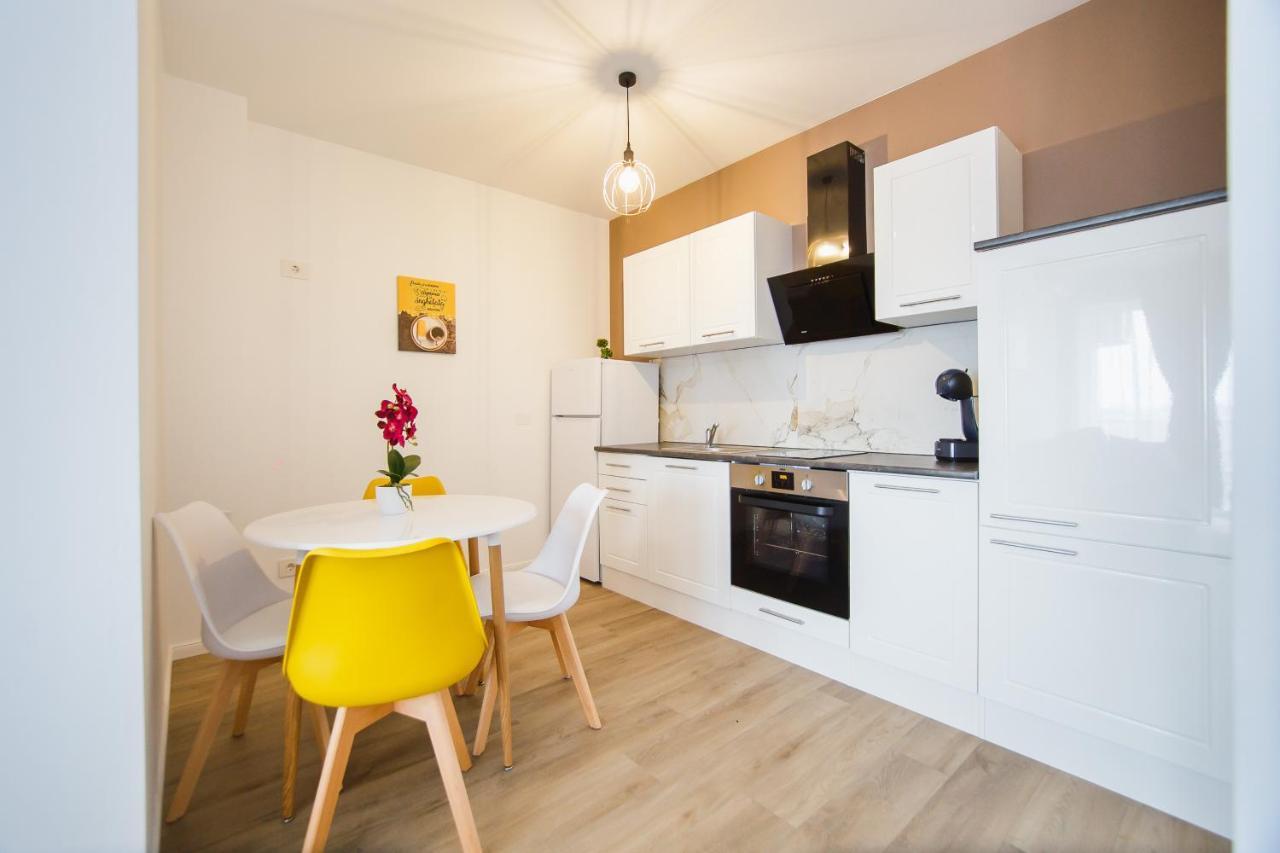 Trio Orange Lägenhet Oradea Exteriör bild